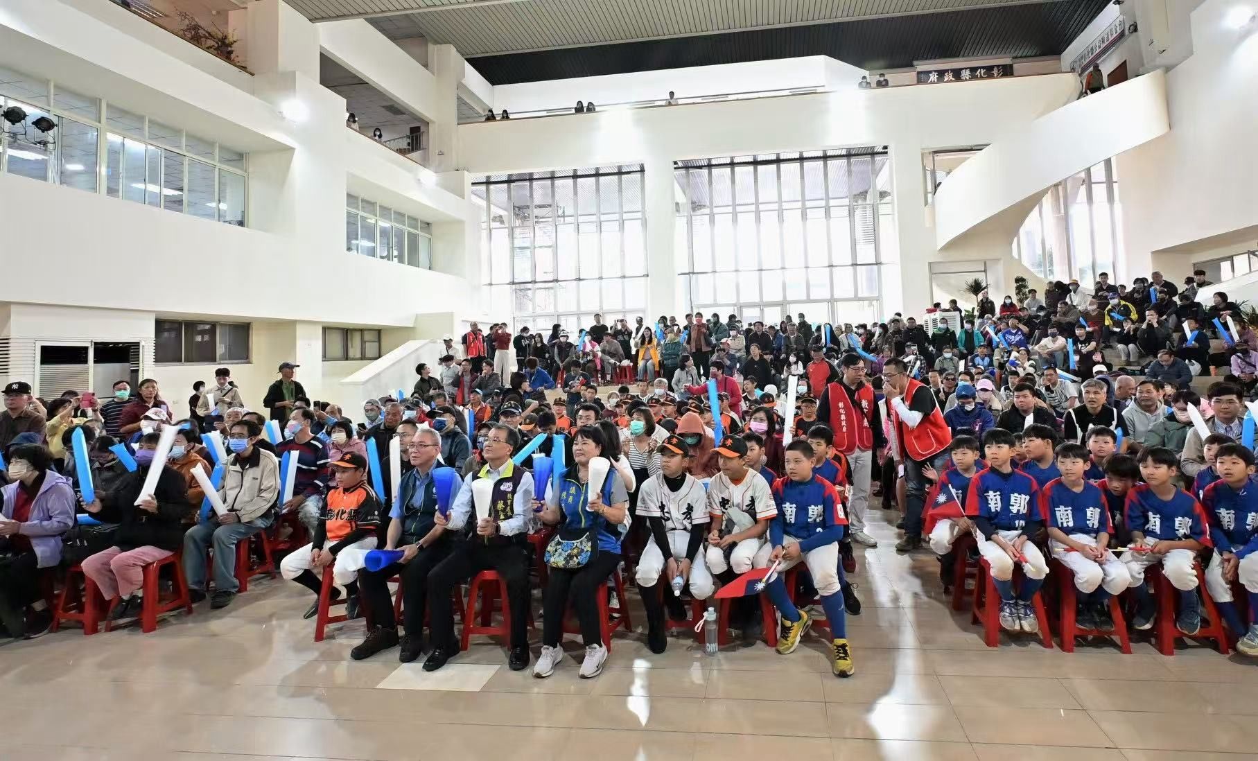 經典賽彰化直播！中華隊首戰澳洲 教育處長代王惠美發送美食應援